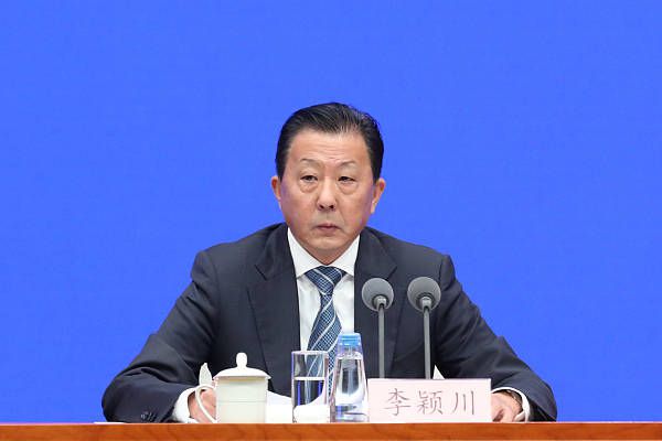 从厨房到客厅一直c