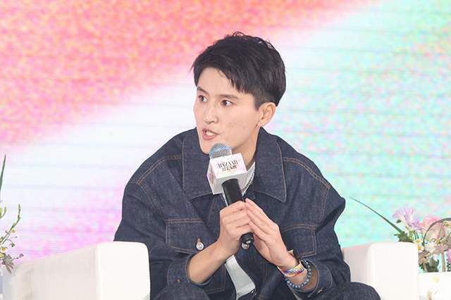 久久亚洲精品一区成人